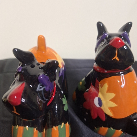 Scottie Salt & Pepper Shakers - Picture 5 of 5